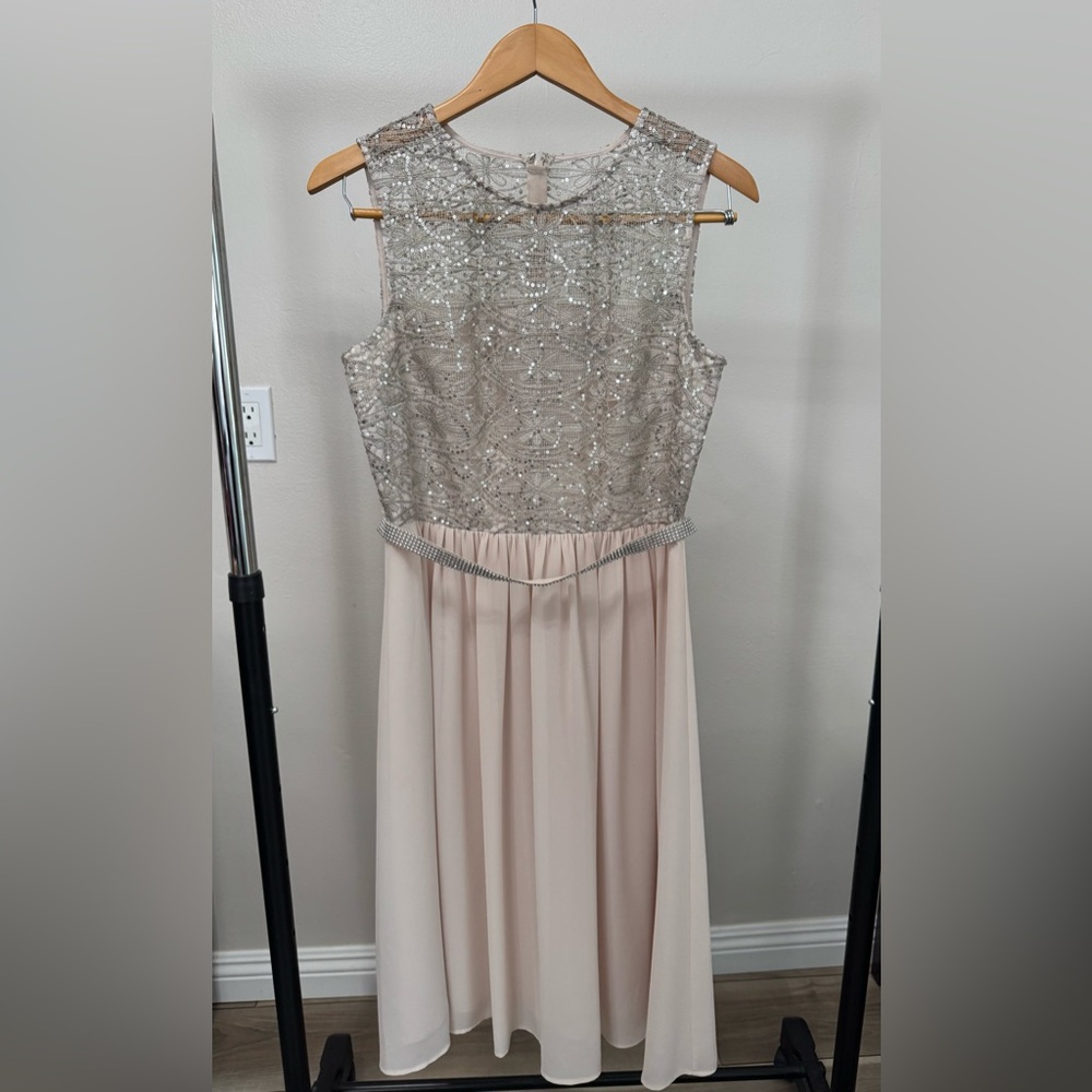 Elegant Silver and Cream Sleeveless Dress